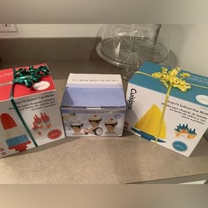 Ice cream bundle ! Two sets of molds, one set bowls! All nwt!